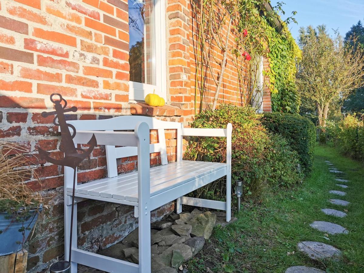 Ferienglueck An Der Nordsee Buche Deine Erdgeschoss-Ferienwohnung Mit Kamin Terrasse Und Eingezaeuntem Garten Fuer Unvergessliche Auszeiten Altfunnixsiel Esterno foto