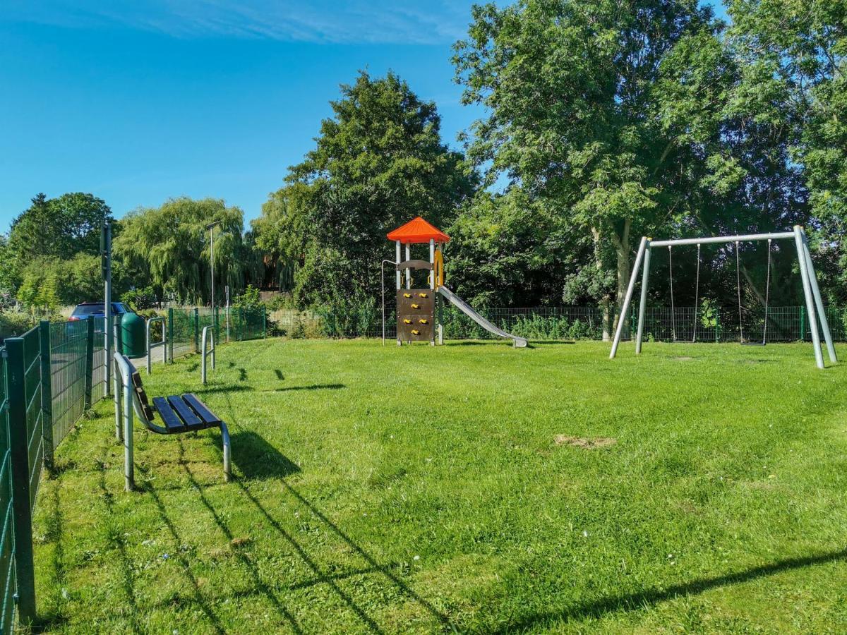 Ferienglueck An Der Nordsee Buche Deine Erdgeschoss-Ferienwohnung Mit Kamin Terrasse Und Eingezaeuntem Garten Fuer Unvergessliche Auszeiten Altfunnixsiel Esterno foto