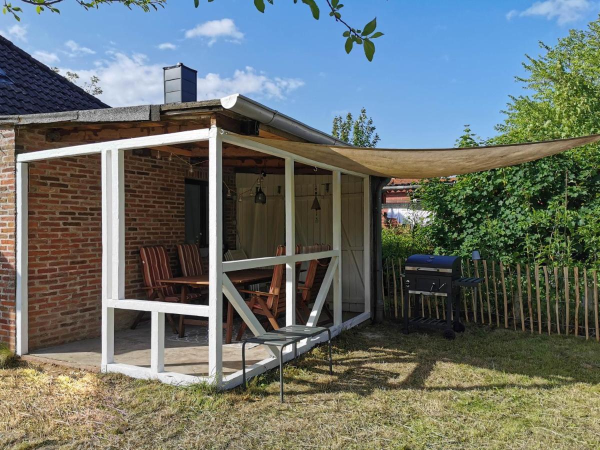 Ferienglueck An Der Nordsee Buche Deine Erdgeschoss-Ferienwohnung Mit Kamin Terrasse Und Eingezaeuntem Garten Fuer Unvergessliche Auszeiten Altfunnixsiel Esterno foto