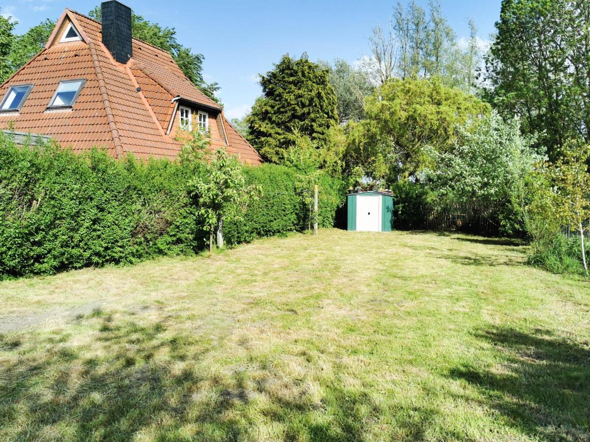 Ferienglueck An Der Nordsee Buche Deine Erdgeschoss-Ferienwohnung Mit Kamin Terrasse Und Eingezaeuntem Garten Fuer Unvergessliche Auszeiten Altfunnixsiel Esterno foto